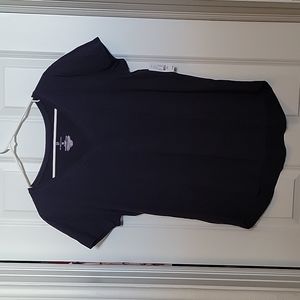 New York & Company v-neck t-shirt, size Large in Navy Blue